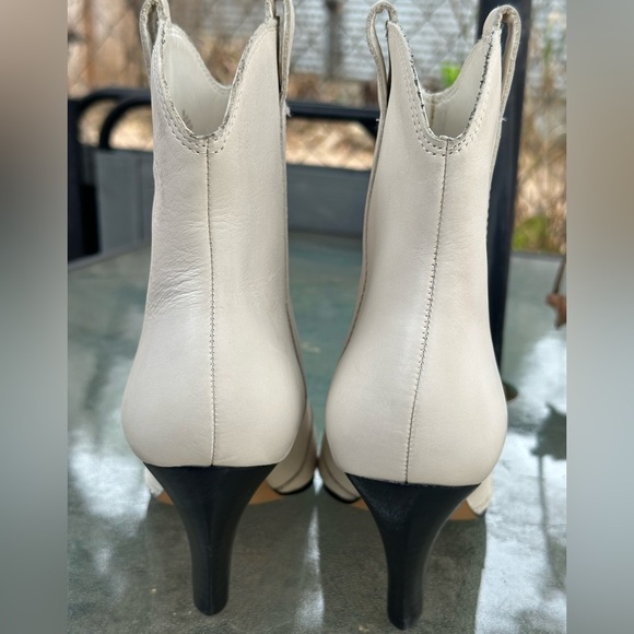 Marc Fisher Boots Women’s Size 6M Leather cone Heel Carrisa ankle boot NWOB - Picture 8 of 11